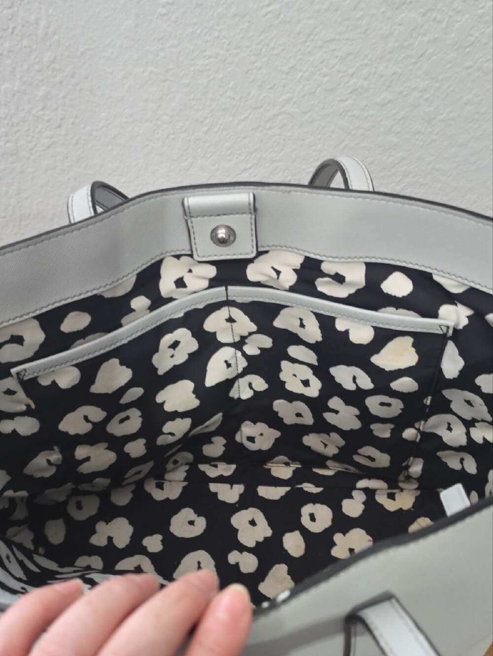 Marc Jacobs Luggage Tag Tote Griffin Gray - Picture 10 of 16